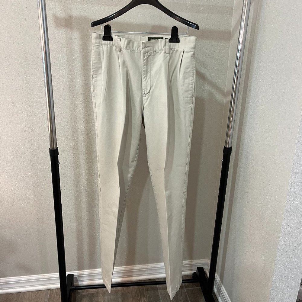 Eddie Bauer Khaki Cuffed Pants Men's Size 33x34 Pleated Front-Preowned